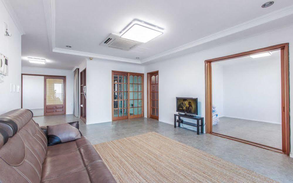 Maniju Pension Oedo-dong Экстерьер фото